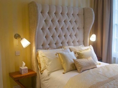 The Crown At Broad Hinton Hotell Exteriör bild